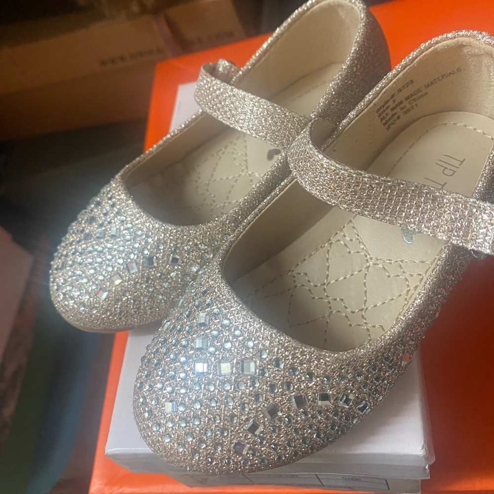 Kids dress shoes